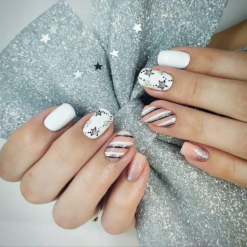 Noworoczny manicure na krótkie paznokcie